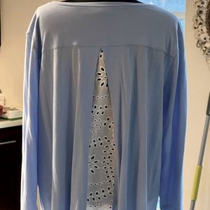 J Jill Women’s blouse - great for Spring! Unique back eye-lit detail.